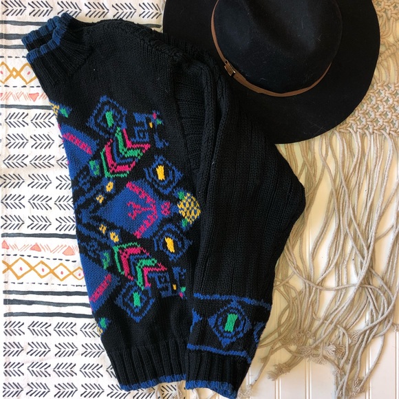 Vintage Sweaters - Vintage Turtleneck Abstract Print Sweater